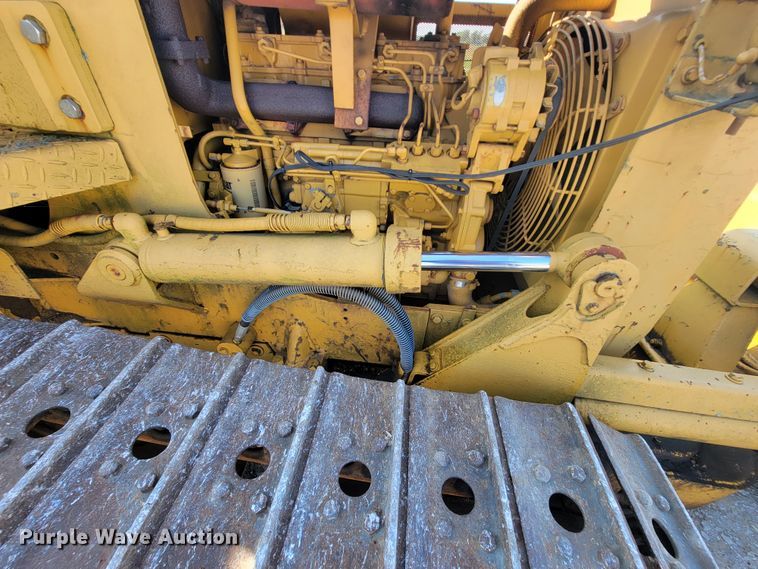 image for item KQ9279 1986 Caterpillar D3B  dozer