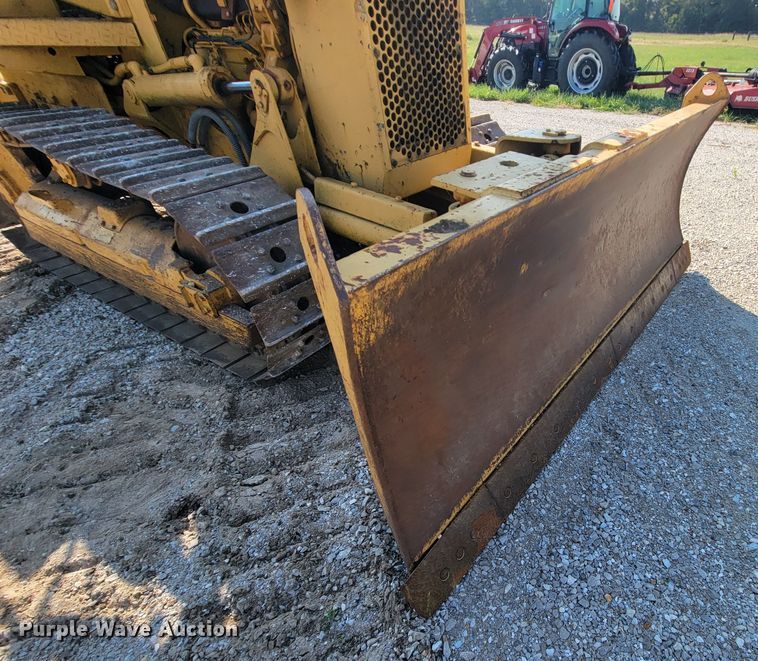 image for item KQ9279 1986 Caterpillar D3B  dozer