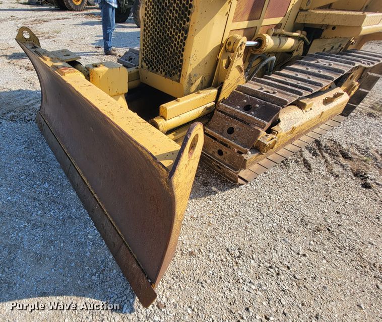 image for item KQ9279 1986 Caterpillar D3B  dozer