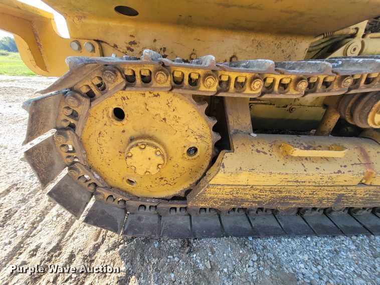 image for item KQ9279 1986 Caterpillar D3B  dozer
