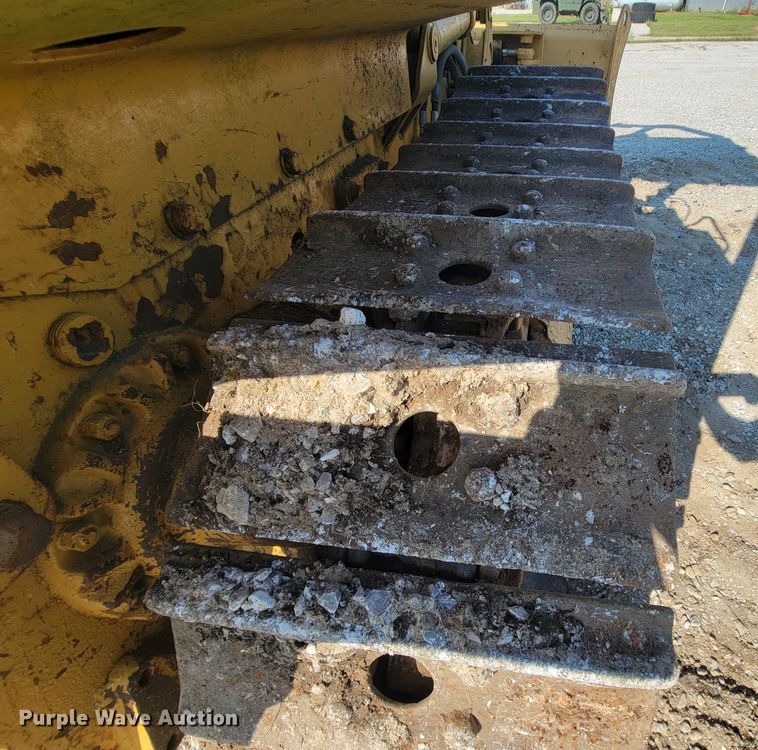 image for item KQ9279 1986 Caterpillar D3B  dozer