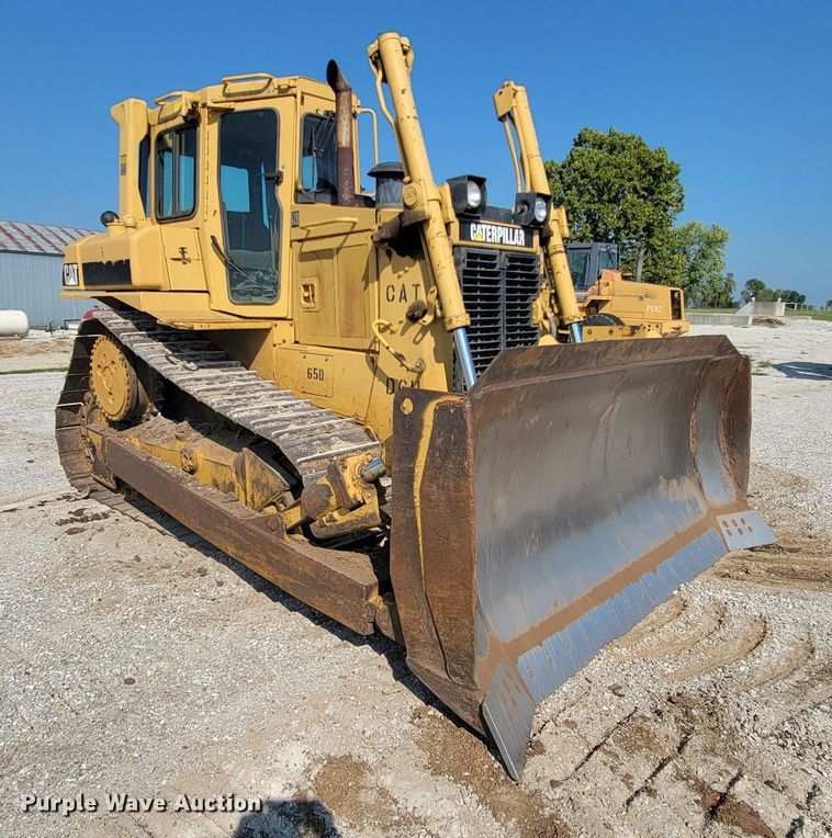 image for item KQ9281 1990 Caterpillar D6H  dozer