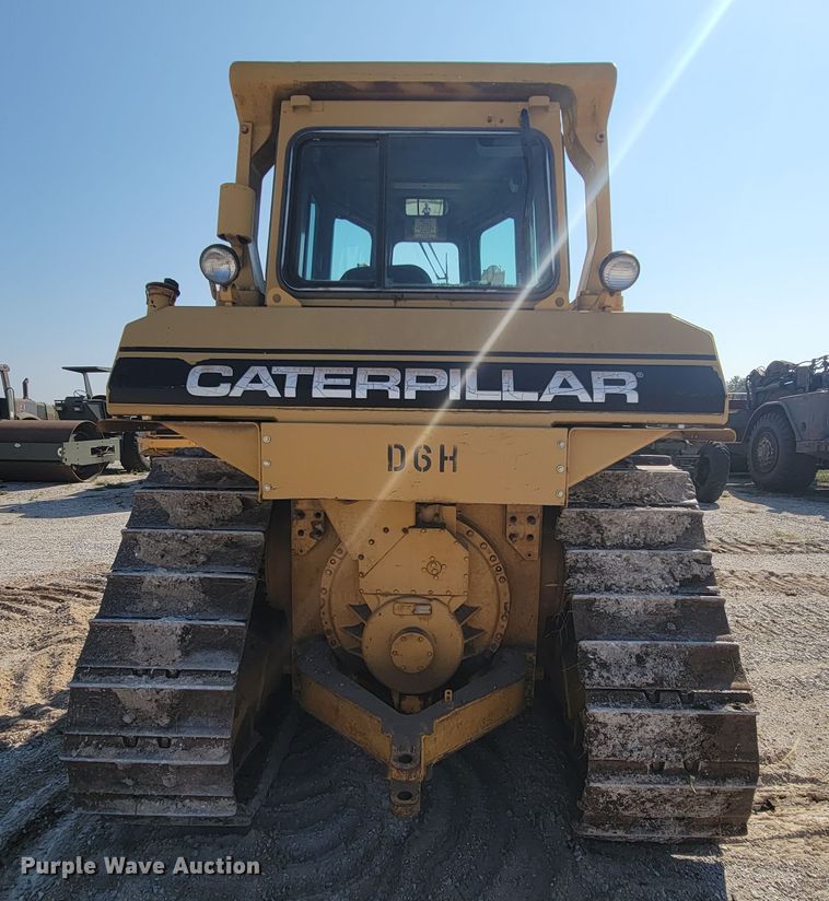 image for item KQ9281 1990 Caterpillar D6H  dozer