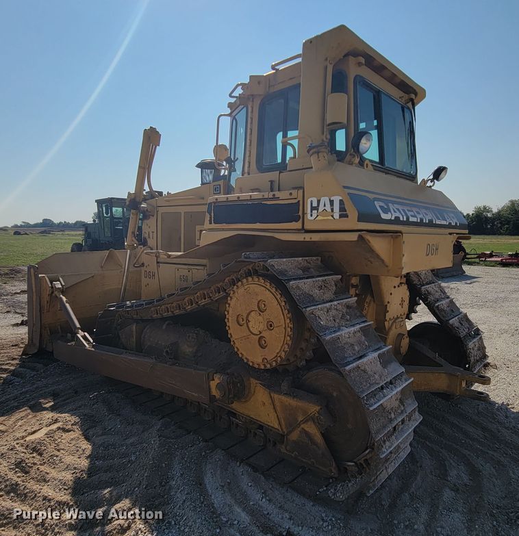 image for item KQ9281 1990 Caterpillar D6H  dozer