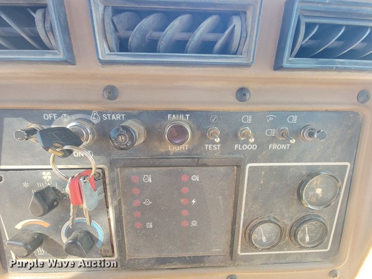 image for item KQ9281 1990 Caterpillar D6H  dozer