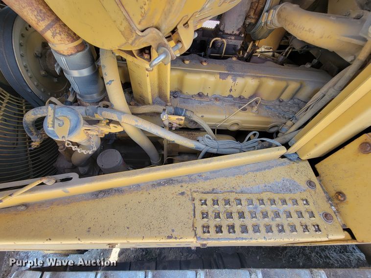 image for item KQ9281 1990 Caterpillar D6H  dozer