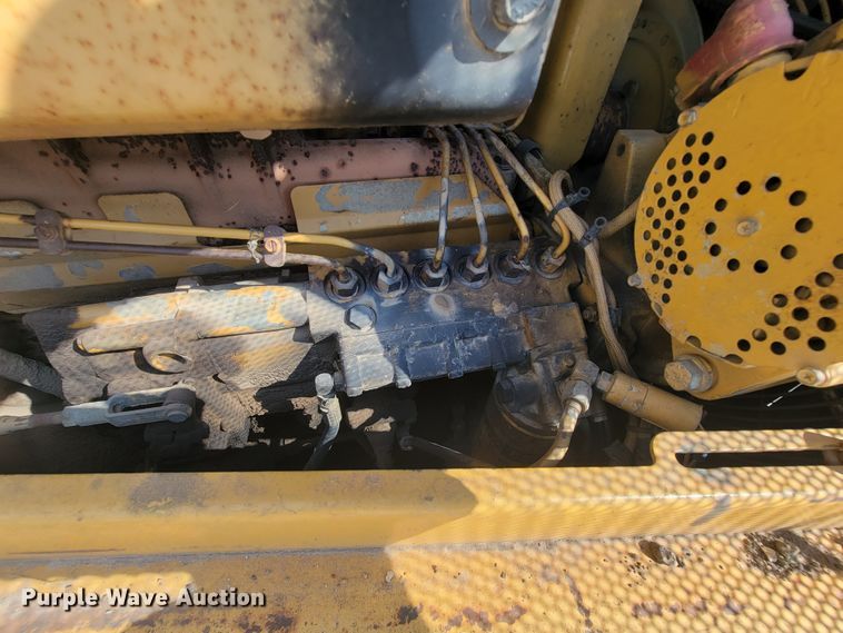 image for item KQ9281 1990 Caterpillar D6H  dozer