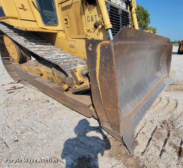 image for item KQ9281 1990 Caterpillar D6H  dozer