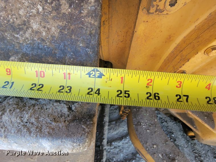 image for item KQ9281 1990 Caterpillar D6H  dozer