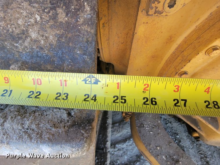 image for item KQ9281 1990 Caterpillar D6H  dozer