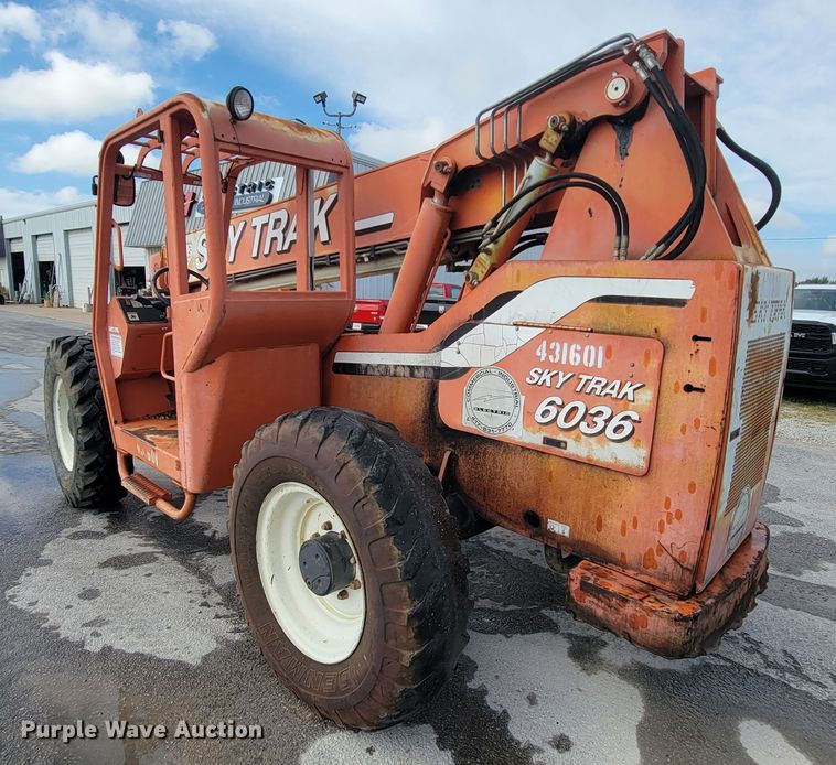 image for item KQ9288 2002 SkyTrak 6036  telehandler