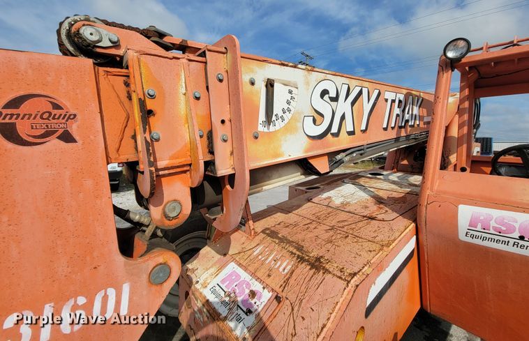 image for item KQ9288 2002 SkyTrak 6036  telehandler