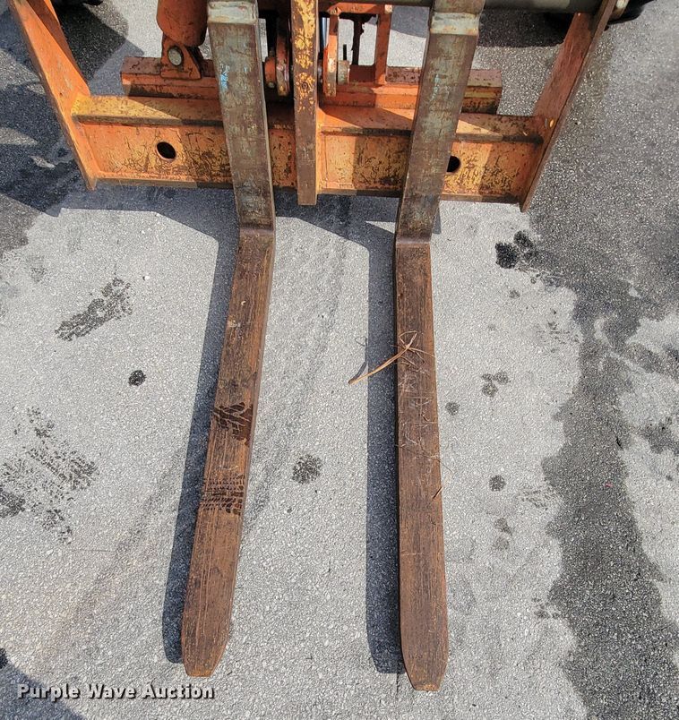 image for item KQ9288 2002 SkyTrak 6036  telehandler