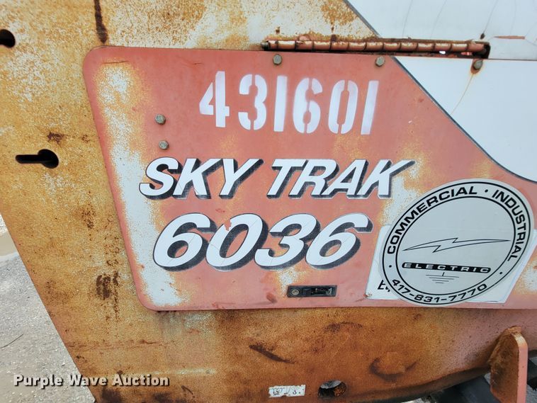 image for item KQ9288 2002 SkyTrak 6036  telehandler