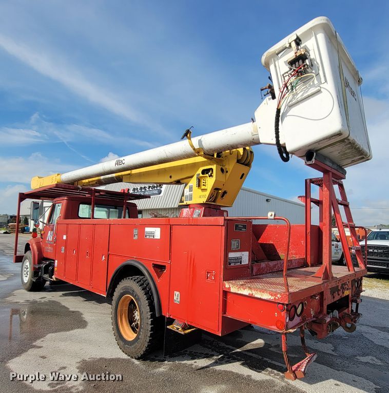 image for item KQ9289 1995 International 4700  bucket truck