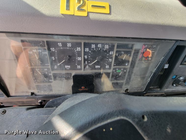 image for item KQ9289 1995 International 4700  bucket truck