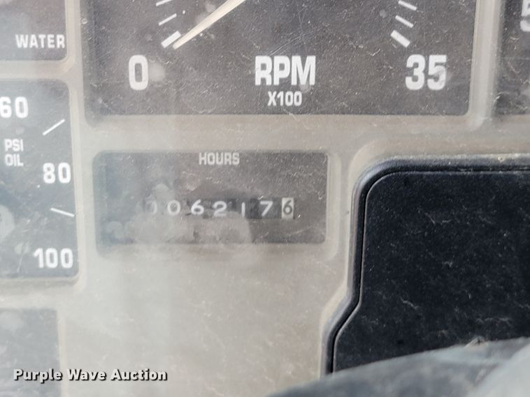 image for item KQ9289 1995 International 4700  bucket truck