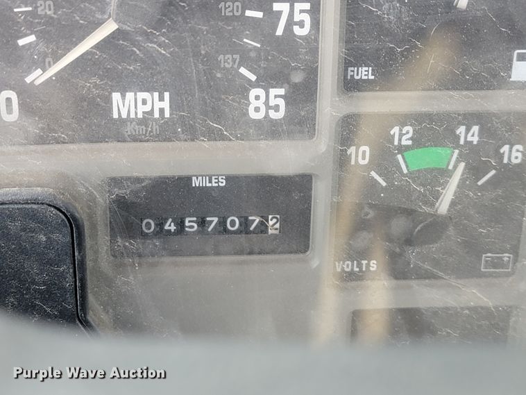 image for item KQ9289 1995 International 4700  bucket truck