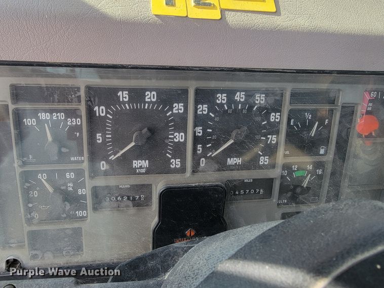 image for item KQ9289 1995 International 4700  bucket truck