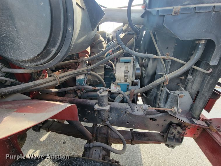 image for item KQ9289 1995 International 4700  bucket truck