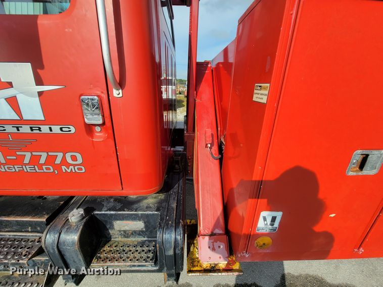 image for item KQ9289 1995 International 4700  bucket truck