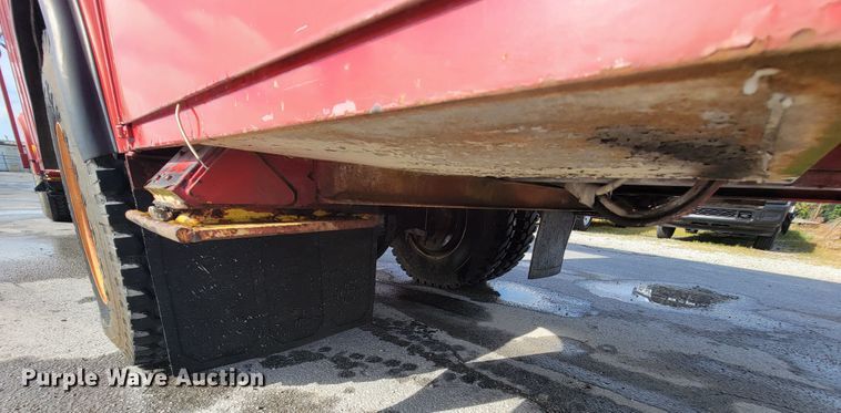 image for item KQ9289 1995 International 4700  bucket truck