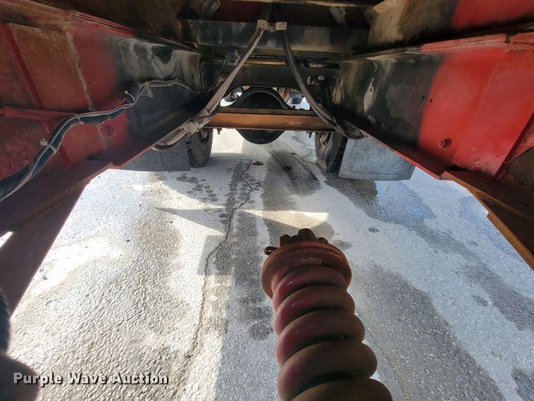 image for item KQ9289 1995 International 4700  bucket truck