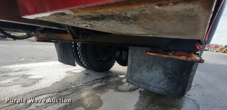 image for item KQ9289 1995 International 4700  bucket truck