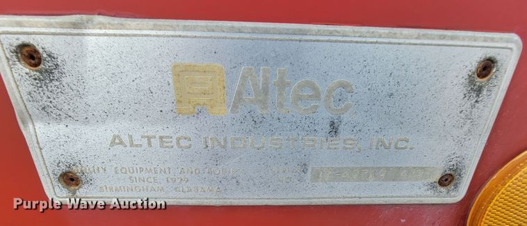 image for item KQ9289 1995 International 4700  bucket truck