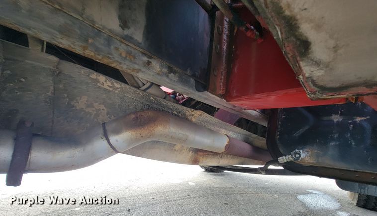 image for item KQ9289 1995 International 4700  bucket truck