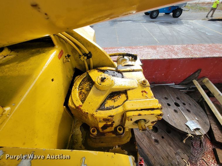 image for item KQ9289 1995 International 4700  bucket truck