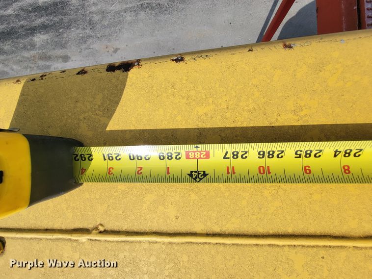 image for item KQ9289 1995 International 4700  bucket truck