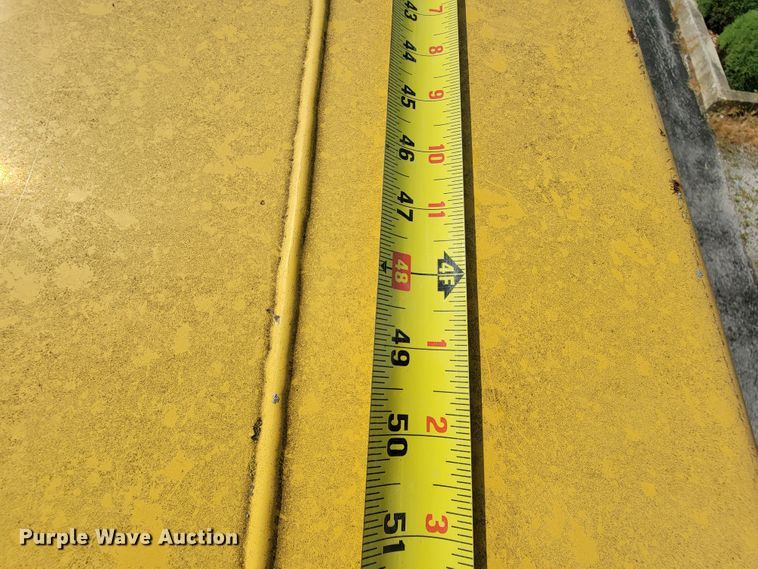 image for item KQ9289 1995 International 4700  bucket truck