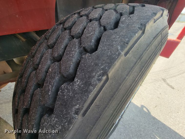 image for item KQ9289 1995 International 4700  bucket truck