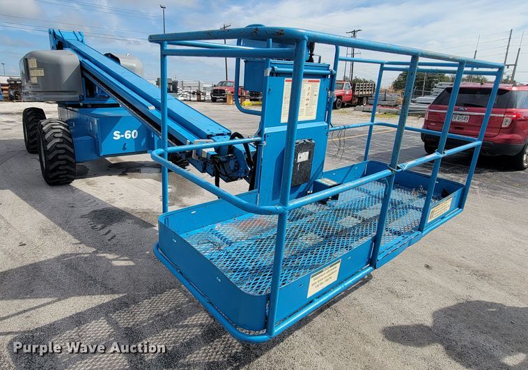 image for item KQ9290 1999 Genie S-60  boom lift