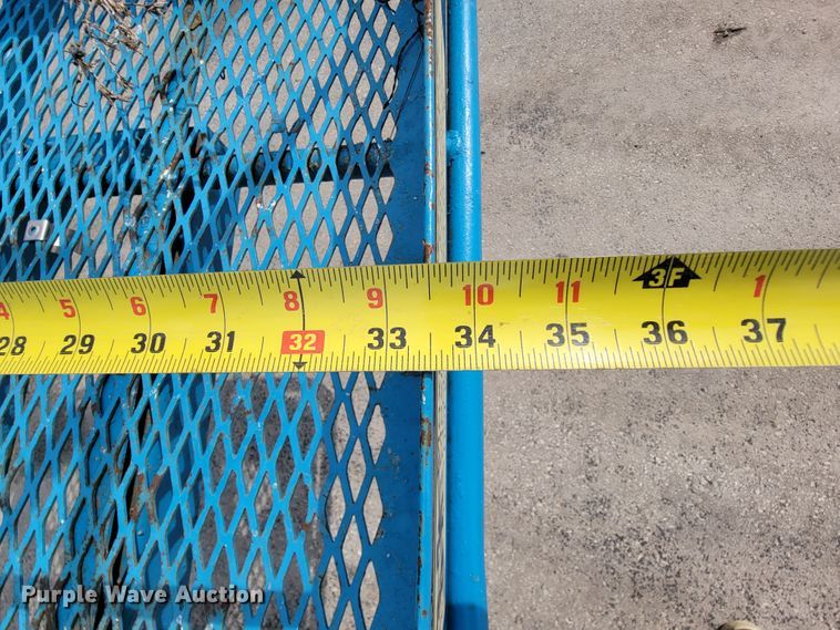 image for item KQ9290 1999 Genie S-60  boom lift