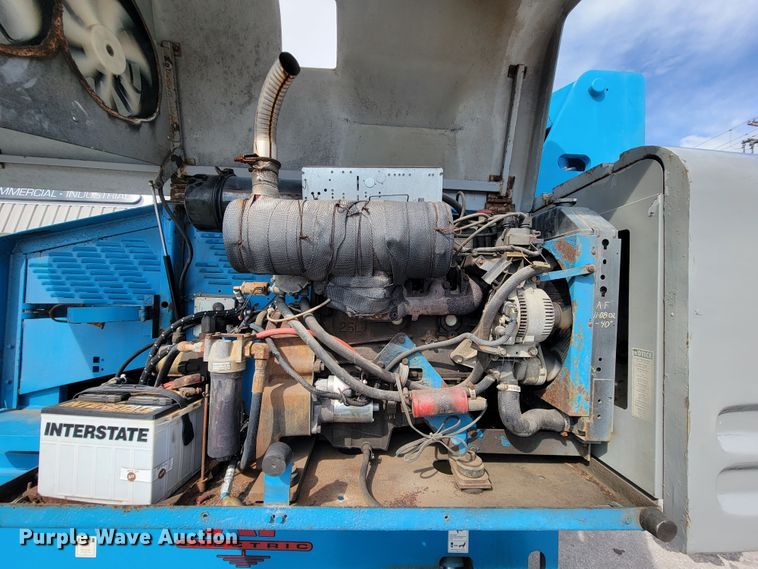 image for item KQ9290 1999 Genie S-60  boom lift