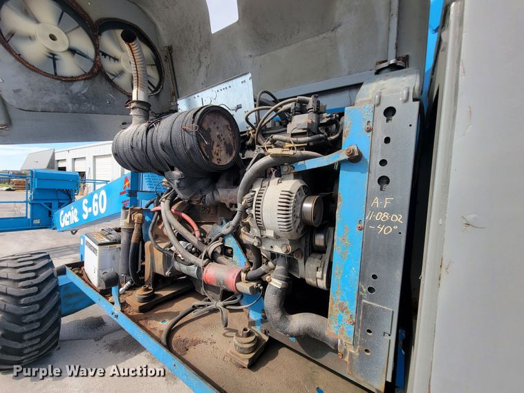 image for item KQ9290 1999 Genie S-60  boom lift