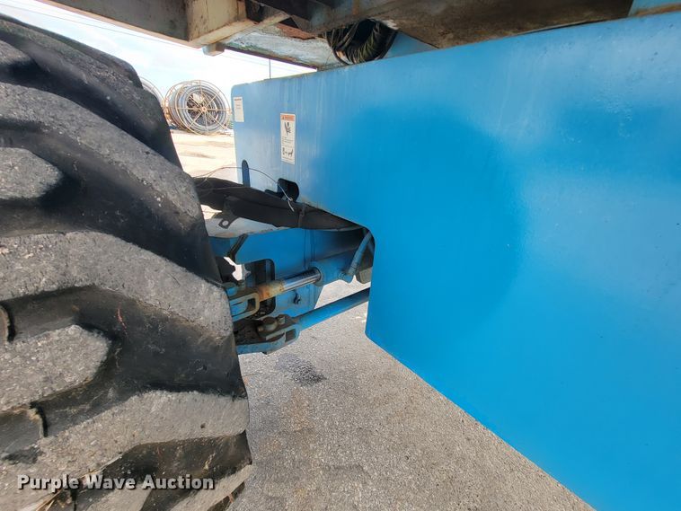 image for item KQ9290 1999 Genie S-60  boom lift