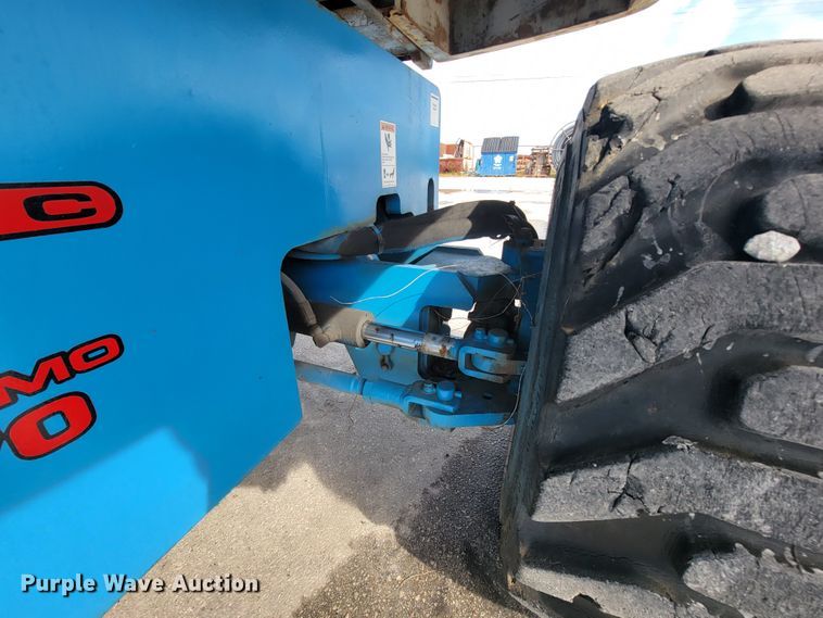 image for item KQ9290 1999 Genie S-60  boom lift