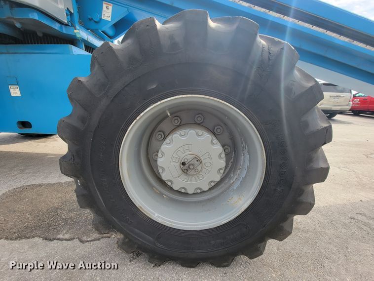 image for item KQ9290 1999 Genie S-60  boom lift