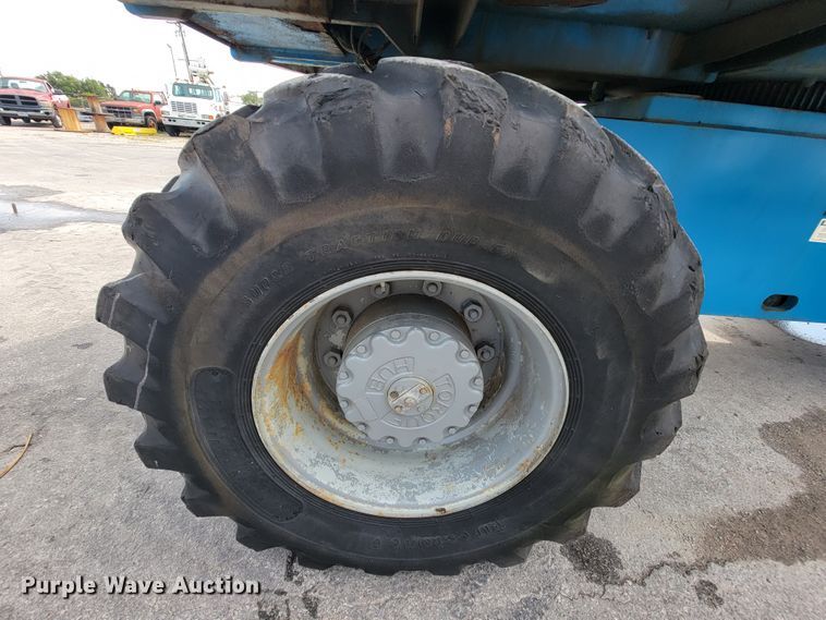 image for item KQ9290 1999 Genie S-60  boom lift