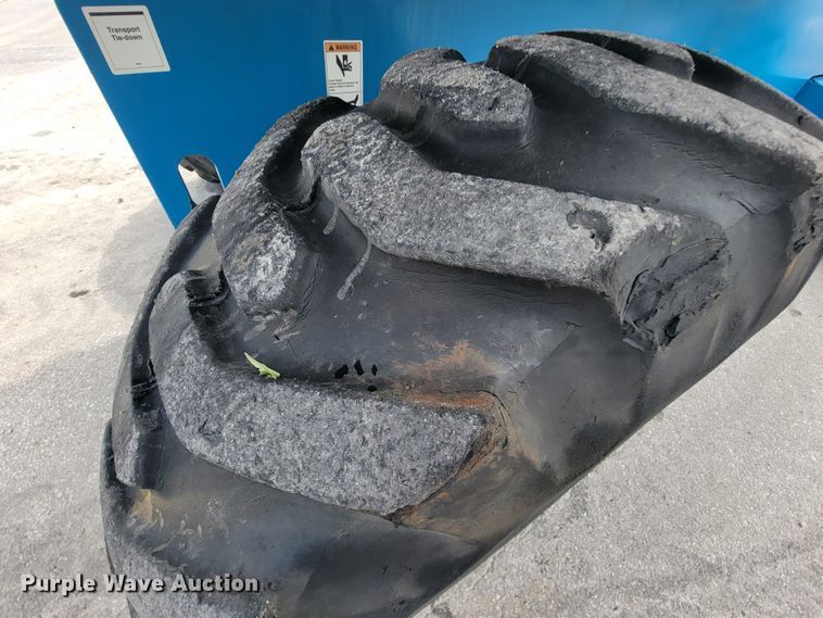 image for item KQ9290 1999 Genie S-60  boom lift