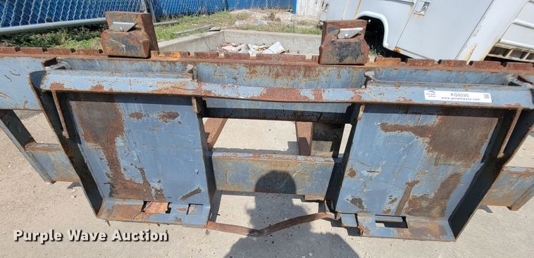 image for item KQ9295 Mah  8'L skid steer forks