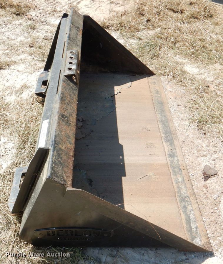 image for item KQ9716 Berlon C-54 54"W skid steer bucket