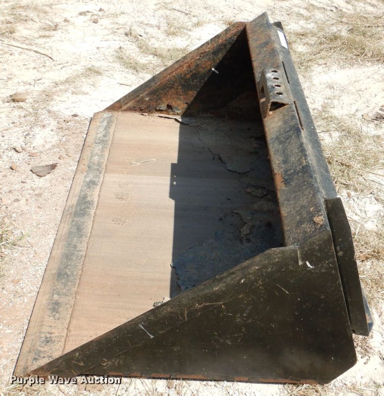 image for item KQ9716 Berlon C-54 54"W skid steer bucket