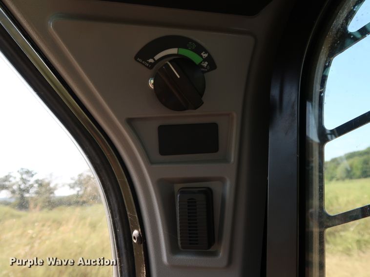 image for item KQ9722 2017 Caterpillar 299D2 XHP  skid steer loader