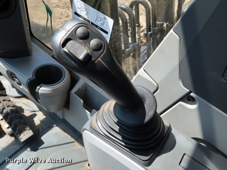 image for item KQ9723 2017 Caterpillar 320F L  excavator