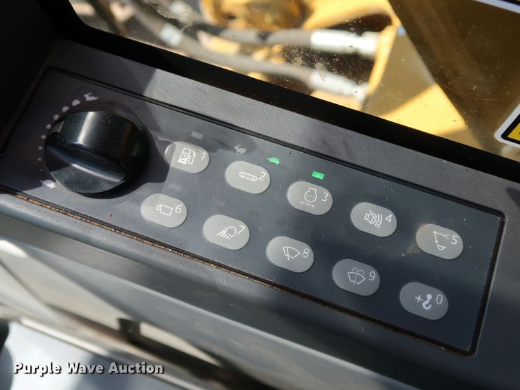 image for item KQ9723 2017 Caterpillar 320F L  excavator