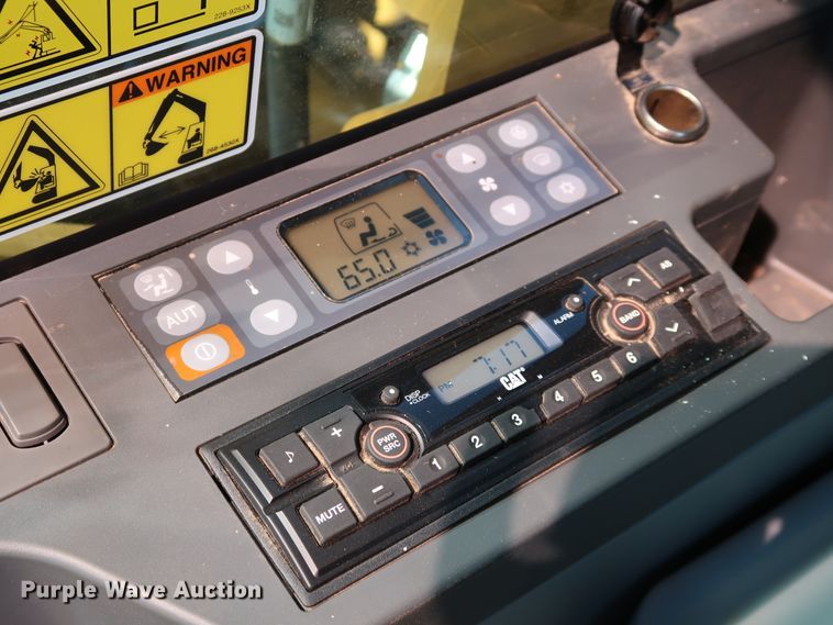 image for item KQ9723 2017 Caterpillar 320F L  excavator